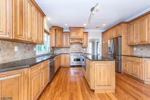 20 Hugenot St, East Hanover Township, NJ 07936 - Photo 8