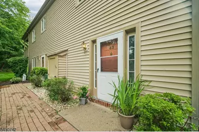 63 Sunrise Dr, Hanover Township, NJ 07981 - Photo 2