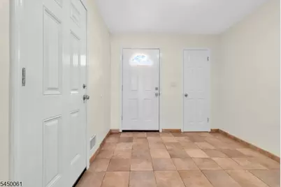 3641 Bergen Ct, North Bergen, NJ 07047 - Photo 4