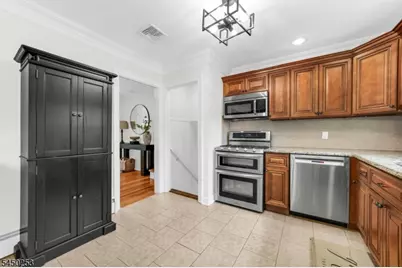 19 Andover Dr, Wayne, NJ 07470 - Photo 6