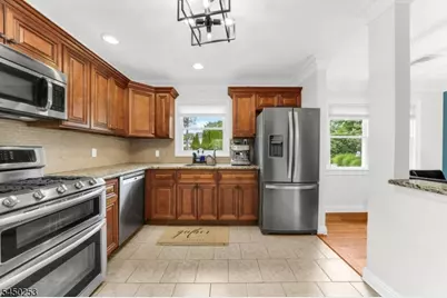 19 Andover Dr, Wayne, NJ 07470 - Photo 8