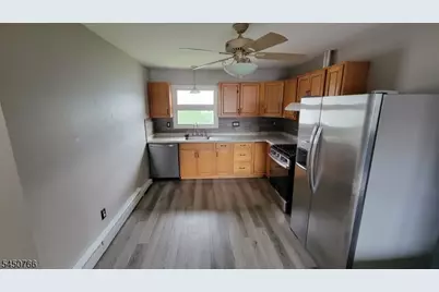 39 Wadsworth St, Wallington, NJ 07057 - Photo 6