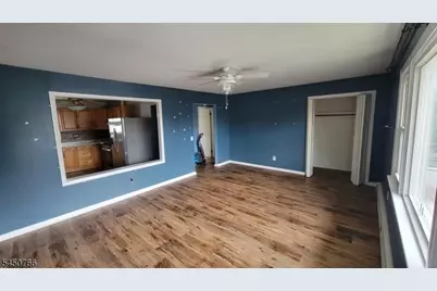 39 Wadsworth St, Wallington, NJ 07057 - Photo 2