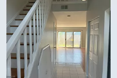 51 Canterbury Cir, Franklin Township, NJ 08873 - Photo 4