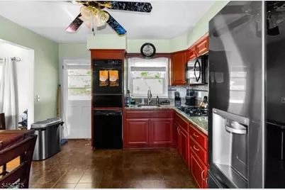 17 Stafford Dr, Wanaque, NJ 07465 - Photo 12