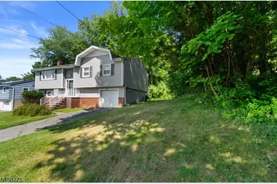 17 Stafford Dr, Wanaque, NJ 07465 - Photo 2