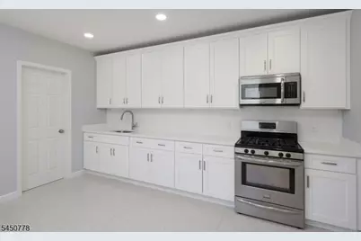 812 Bayway Ave #2B, Elizabeth, NJ 07202 - Photo 4