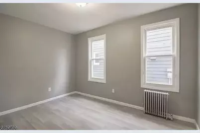 127 Brookwood St, East Orange, NJ 07018 - Photo 4