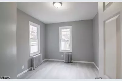 127 Brookwood St, East Orange, NJ 07018 - Photo 6