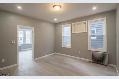 127 Brookwood St, East Orange, NJ 07018 - Photo 8