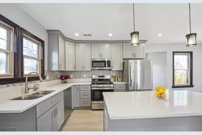 1252 Magnolia Pl, Union Township, NJ 07083 - Photo 2