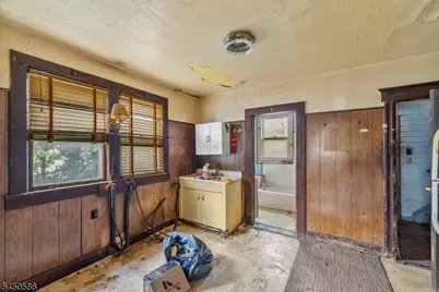 36 Pulaski St, Bloomfield, NJ 07003 - Photo 8