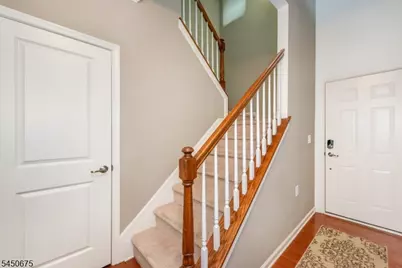 208 Welsh Pl, Morris Plains, NJ 07950 - Photo 4