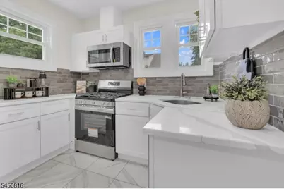 153 Clairmont Ter, Orange, NJ 07050 - Photo 12