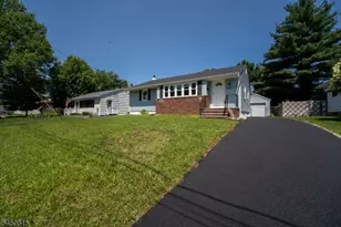 219 Haroldson Pl, Pompton Lakes, NJ 07442 - Photo 2