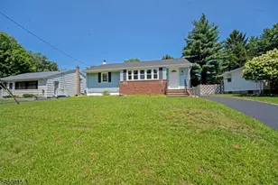 219 Haroldson Pl, Pompton Lakes, NJ 07442 - Photo 1