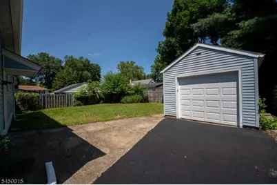 219 Haroldson Pl, Pompton Lakes, NJ 07442 - Photo 4