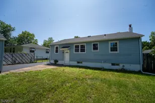 219 Haroldson Pl, Pompton Lakes, NJ 07442 - Photo 10