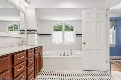 15 Byron Rd, North Caldwell, NJ 07006 - Photo 18