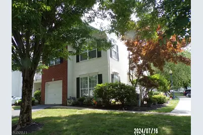 401 Harvest Ln, South Brunswick Township, NJ 08852 - Photo 2