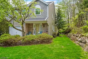 94 Edgefield Dr, Parsippany, NJ 07950 - Photo 1