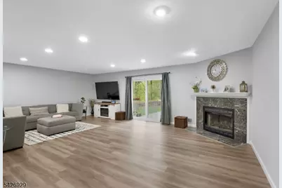 94 Edgefield Dr, Parsippany, NJ 07950 - Photo 6