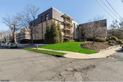 22 Riverside Dr #D-10, Cranford Township, NJ 07016 - Photo 2