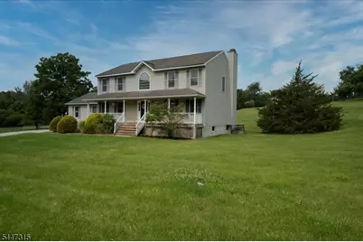 9 Carriage Ln, Hardyston Township, NJ 07419 - Photo 2