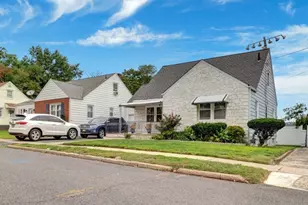 1065 Voorhees St, Hillside, NJ 07205 - Photo 4