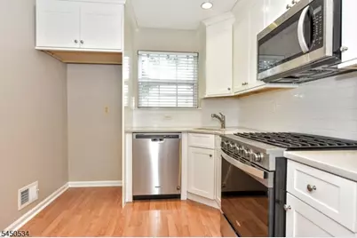 1099 Devon Ct #1099, Mahwah, NJ 07430 - Photo 10