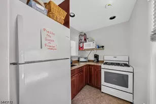 121 Country Club-, Union Township, NJ 07083 - Photo 34