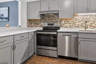 910-4 Renate Dr, Hillsborough Township, NJ 08844 - Photo 8
