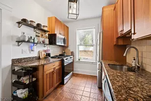 16 Forest St, Montclair, NJ 07042 - Photo 10