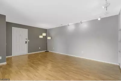 38B Foxhall, Middlesex, NJ 08846 - Photo 4