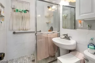 18 Seton Ln, Clifton, NJ 07013 - Photo 10