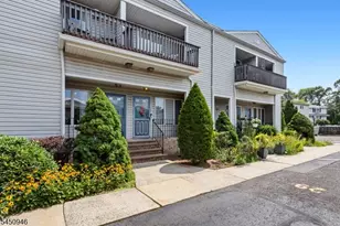 31 Willow Wood Square, East Rutherford, NJ 07073 - Photo 20