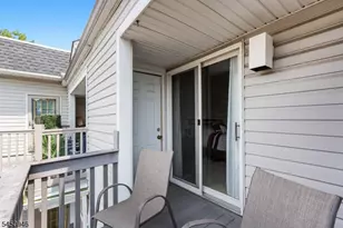 31 Willow Wood Square, East Rutherford, NJ 07073 - Photo 18
