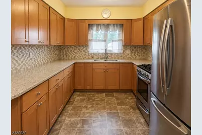 16 Jackson Avenue, Hackensack, NJ 07606 - Photo 6