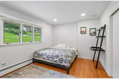 31 Surrey Dr, Wayne, NJ 07470 - Photo 10