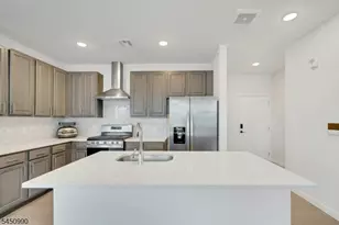 644 Lorhan Dr, Piscataway Township, NJ 08854 - Photo 4