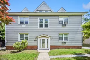 44 Gates Ave Apt, Montclair, NJ 07042 - Photo 2