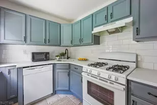 44 Gates Ave Apt, Montclair, NJ 07042 - Photo 8
