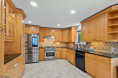 260 Saint Cloud Ave, West Orange Township, NJ 07052 - Photo 8