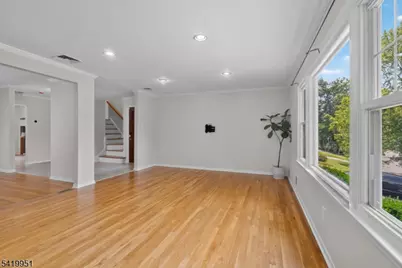 260 Saint Cloud Ave, West Orange Township, NJ 07052 - Photo 4