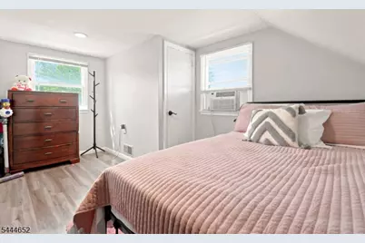 28 Brookhill Ter, Clifton, NJ 07013 - Photo 30
