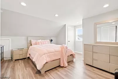 28 Brookhill Ter, Clifton, NJ 07013 - Photo 22