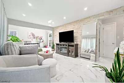 28 Brookhill Ter, Clifton, NJ 07013 - Photo 6