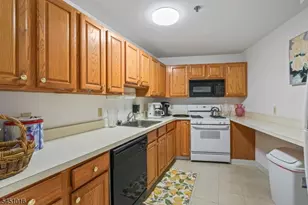 89 Park Edge, Berkeley Heights Township, NJ 07922 - Photo 6