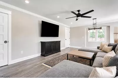 1074 Colfax Ave, Pompton Lakes, NJ 07442 - Photo 16