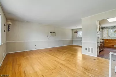 125 Clover Hill Dr, Mount Olive, NJ 07836 - Photo 4